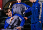 定制修車(chē)廠(chǎng)工作服廠(chǎng)家_汽車(chē)修理工作服的全工藝材質(zhì)面料